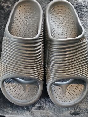 CROCS Ribbed Slide Mules in Black